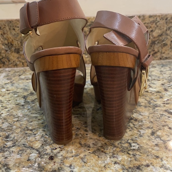 Camel Color, Leather and wood. 7.5 - Picture 4 of 5